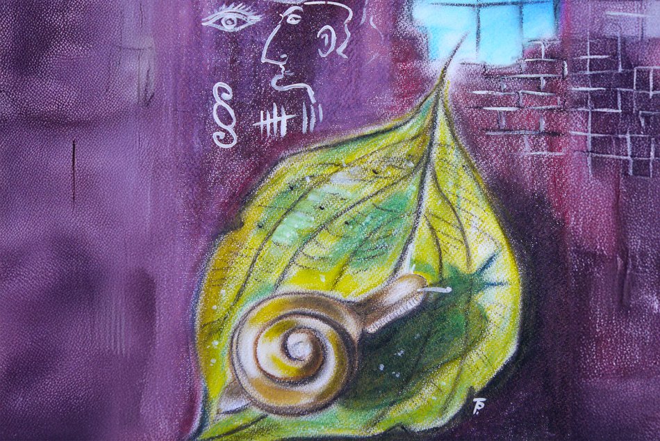 Zeichnung von blauem Himmel hinter einer dunklen Gefängniszelle und ein grünes Blatt mit einer Schnecke 