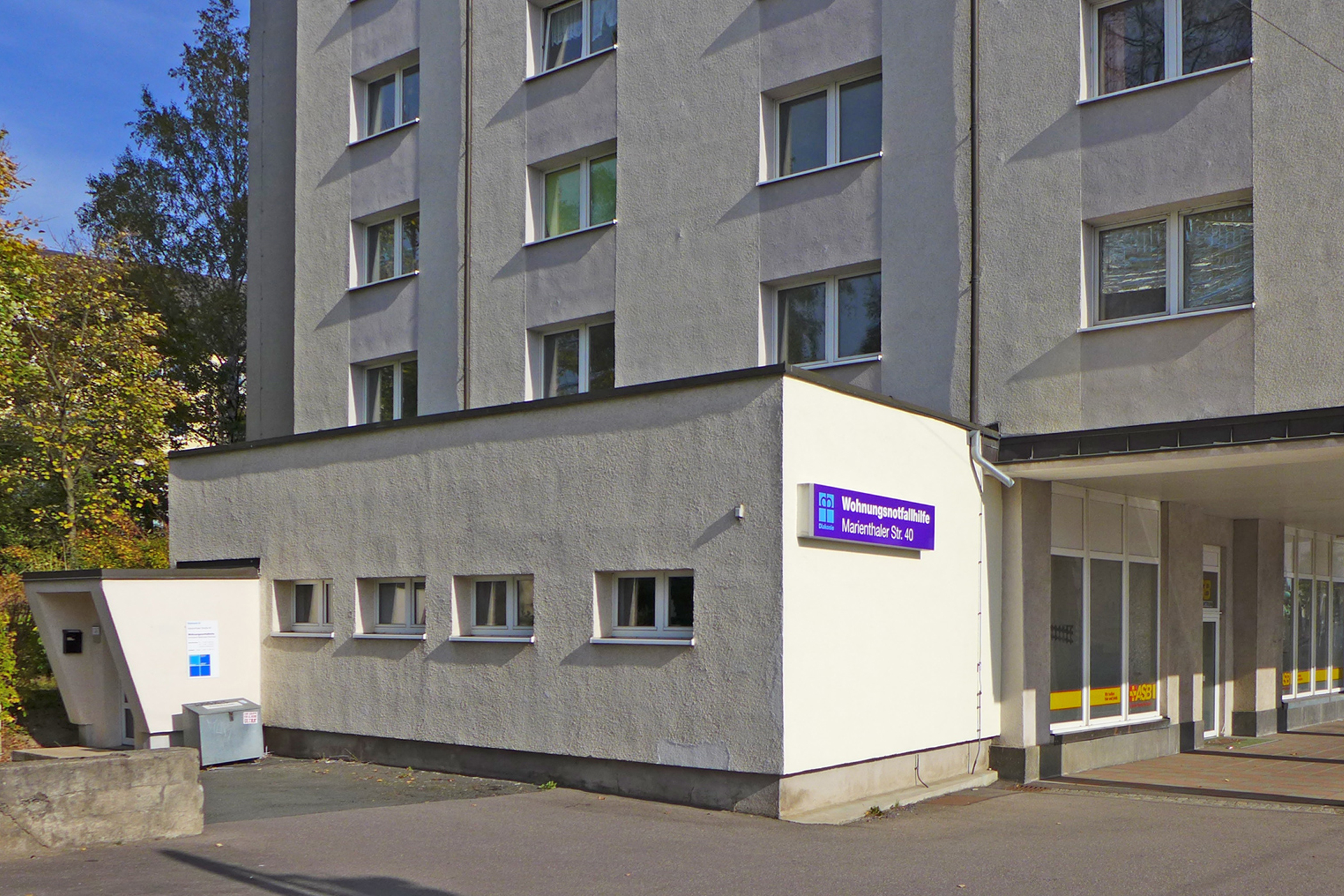 Blick auf das Gebäude für das Übergangswohnen in der Marienthaler Straße 40